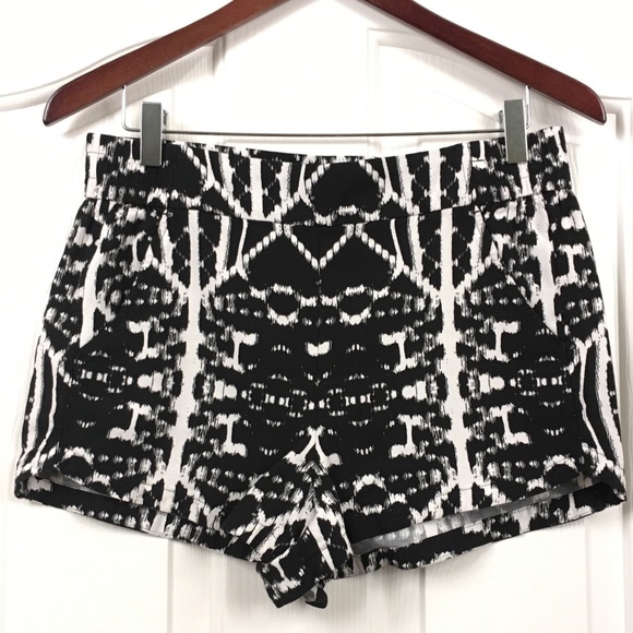Express Black and Ivory Shorts - Picture 1 of 4